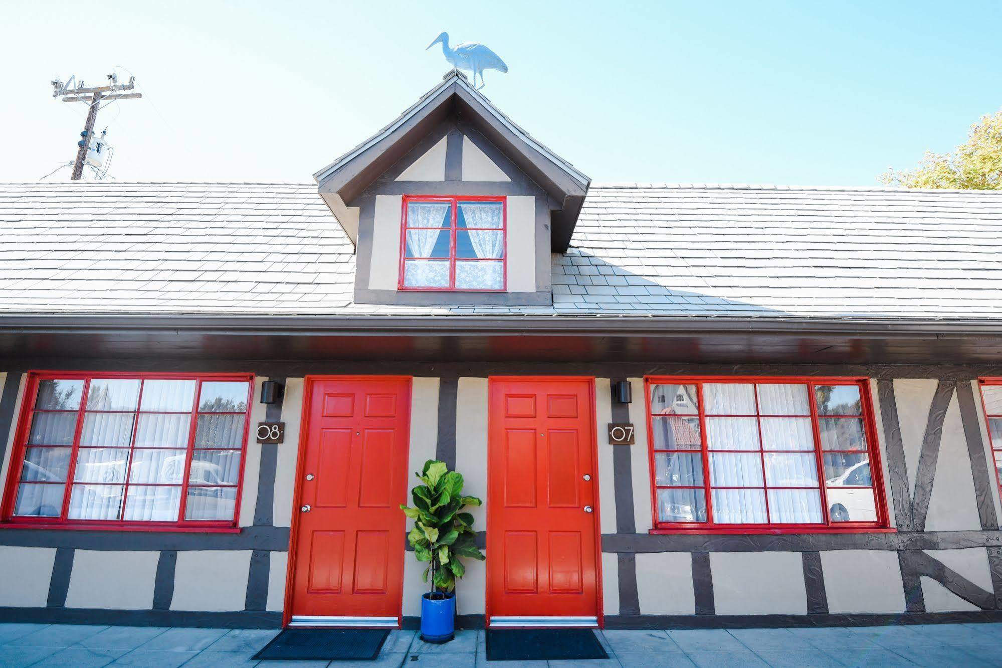 The Hamlet Inn Solvang Exterior photo